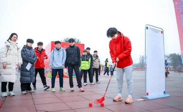 李铁拒绝退